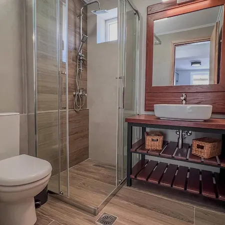 Spyros Stone Apartment *