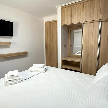 Apartment Spyros Stone *