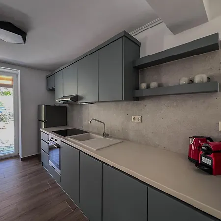 Apartment Spyros Stone *