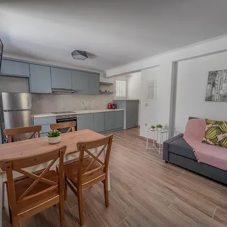 Apartment Spyros Stone *