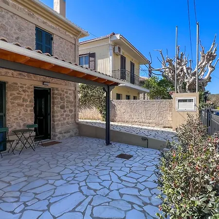 Apartment Spyros Stone